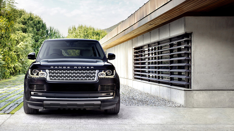 ইসিবি চত্বরে জড়ো হওয়া বিক্ষোভকারীদের পুলিশের লাঠিপেটা,